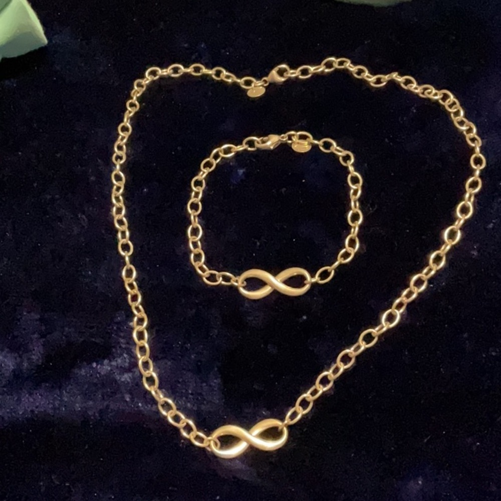 Tiffany infinity circle set